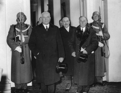 Konstantin von Neurath und Franz von Papen in Wien, © IMAGNO/Austrian Archives (S)