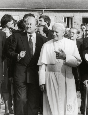 Blecha und Papst Johannes Paul II. im KZ Mauthausen, © IMAGNO/Nora Schuster