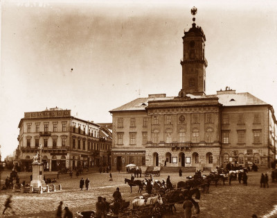 Rathausplatz in Czernowitz, Bukowina, © IMAGNO/Austrian Archives