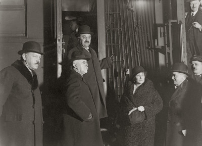Bundeskanzler Dollfuß vor der Abreise nach Genf, © IMAGNO/Austrian Archives