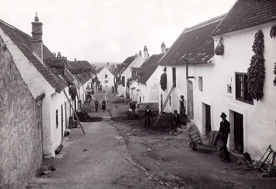 Häuserzeile in Mörbisch, © IMAGNO/Austrian Archives