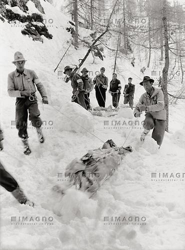 Tragodie Auf Dem Krippenstein Eltern Werfen Sich Auf Die Betten