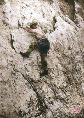 Dachstein: Kletterpartie in kalkrissigem Fels, © IMAGNO/Öst. Volkshochschularchiv