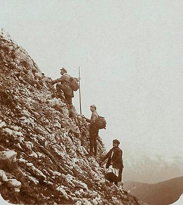 Drei Bergsteiger bei der Adamek-Hütte, © IMAGNO/Austrian Archives