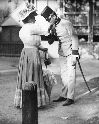 Leutnant und Nähmamsell, © IMAGNO/Austrian Archives