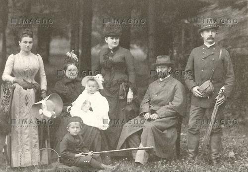 Anonymes Familienportrait (2) | Familie | Historische Bilder (IMAGNO ...