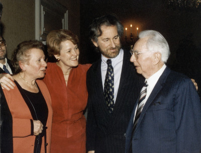 Viktor und Elelonore Frankl mit Spielberg und Hunt, © IMAGNO/Viktor Frankl Archiv