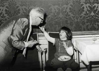 Viktor Frankl mit seiner Enkelin, © IMAGNO/Viktor Frankl Archiv