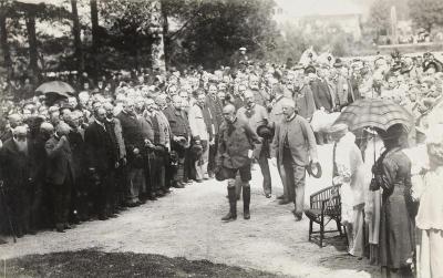 Kaiser Franz Joseph I. bei einer Denkmalenthüllung, © IMAGNO/Austrian Archives