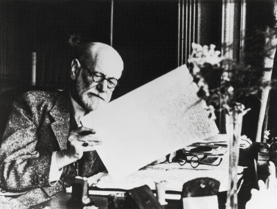 Sigmund Freud arbeitet an einem Manuskript, © IMAGNO/Sigm.Freud Priv.Stiftung