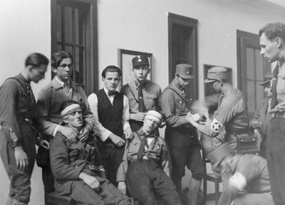 Verwundete nach Schlägerei, © IMAGNO/Austrian Archives (S)