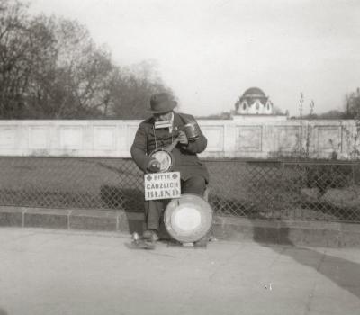 Bettler vor der Stadtbahn, © IMAGNO/Archiv Lunzer