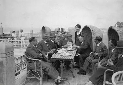 Minister beim Kaffee trinken, © IMAGNO/Austrian Archives (S)