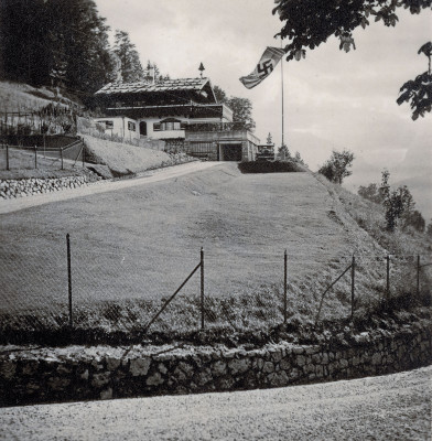 Adolf Hitler am Obersalzberg bei Berchtesgaden, © IMAGNO/Austrian Archives