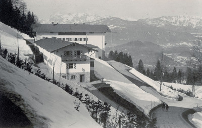 Blick von oben auf den verschneiten Berghof, © IMAGNO/Austrian Archives