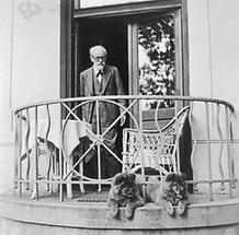 Sigmund Freud mit Chows Jofi und Lün
