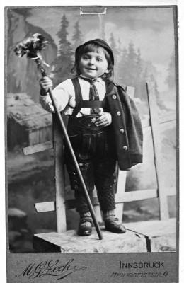 Kind in Tracht, © IMAGNO/Austrian Archives