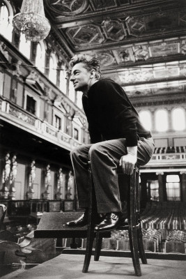 Herbert von Karajan bei einer Probe, © IMAGNO/Franz Hubmann