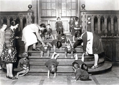 Gymnastik im Kindergarten, © IMAGNO/Austrian Archives (S)