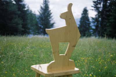 Sessel mit Rückenlehne in Gamsform, © IMAGNO/Gerhard Trumler