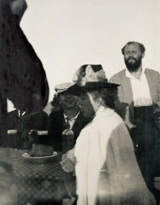 Gustav Klimt mit Freundesrunde am Attersee, © IMAGNO/Austrian Archives