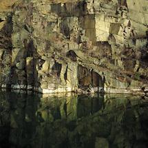 Granitmauer unterhalb der Todesstiege von Mauthausen