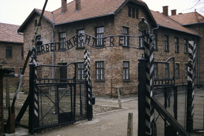 Eingang Konzentrationslager Auschwitz, © IMAGNO/Alliance for Nature