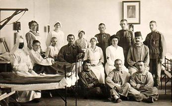 Gruppenportrait in einem Krankenhaus