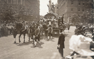 Erntwagen der Gruppe 13, © IMAGNO/Austrian Archives