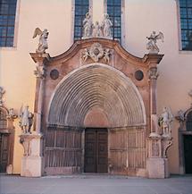 Gotisches Portal der Stiftskirche Lilienfeld