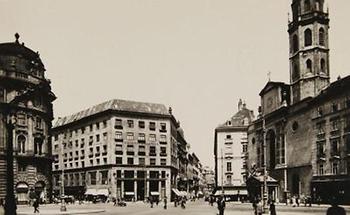 Michaelerplatz mit Looshaus und Michaelerkirche