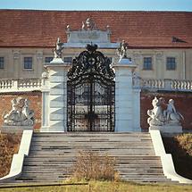 Portal in Schloss Hof