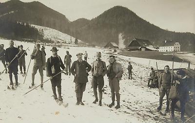 Skifahrer mit Einstock-Technik, © IMAGNO/Austrian Archives