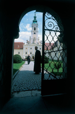 Zugang zum Hof von Stift Altenburg, © IMAGNO/Gerhard Trumler