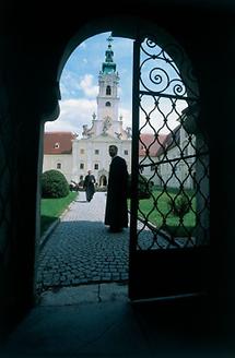 Zugang zum Hof von Stift Altenburg