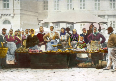 Obst und Gemüsestand am alten Naschmarkt, © IMAGNO/Öst. Volkshochschularchiv