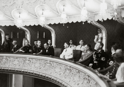 Adolf Hitler bei den Salzburger Festspielen, © IMAGNO/Austrian Archives (S)