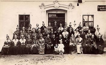 Gruppenportrait nach Glockenweihe