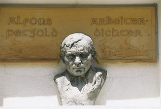 Alfons Petzold Denkmal