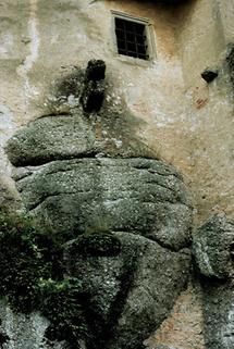 Steinformation in der Burg Rapottenstein