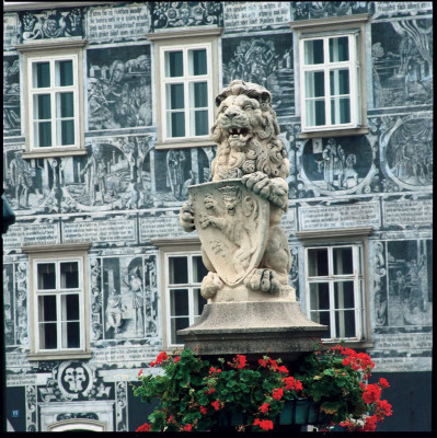 Steinbrunnen mit Löwenfigur in Retz, Niederösterreich, © IMAGNO/Gerhard Trumler