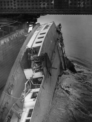 Dampfer Wien sinkt an der Reichsbrücke, © IMAGNO/Austrian Archives (S)