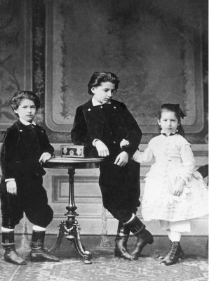 Arthur Schnitzler mit seinen Geschwistern, © IMAGNO/Austrian Archives