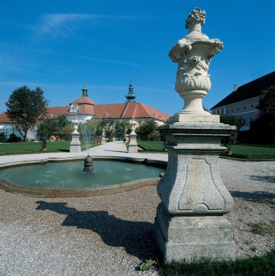 Zierbecken in der Gartenanlage von Stift Seitenstetten, © IMAGNO/Gerhard Trumler