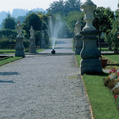 Springbrunnen und Vasen im Park von Stift Seitenstetten, © IMAGNO/Gerhard Trumler