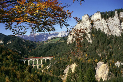 Semmeringbahn: Das Viadukt über die Kalte Rinne im Herbst., © IMAGNO/Alliance for Nature