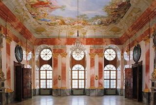 Festsaal in Stift Geras mit Deckenfresko