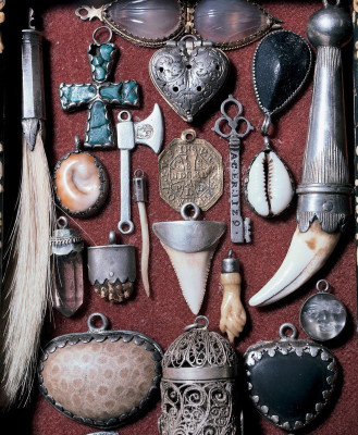 Amulette und Talismane, © IMAGNO/Austrian Archives