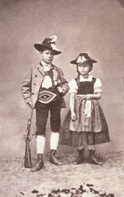 Kinder in Tiroler Tracht, © IMAGNO/Austrian Archives