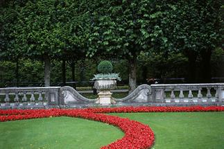 Im Mirabellgarten (1)